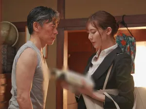 Xoạc nhau với cô bạn thân mông bự dam dang của mẹ