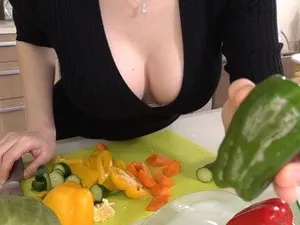 Cậu nhóc thất tình đang buồn thì gặp phải thợ săn hồng hài nhi